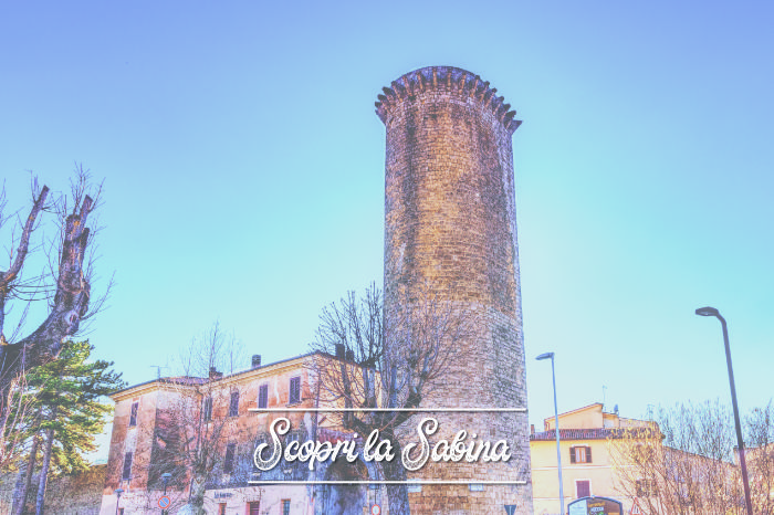 Torre Angioina con Porta Napoli